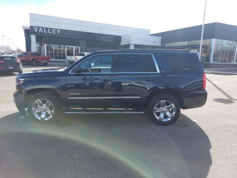Used 2019 Chevrolet Tahoe LT w/ LT Signature Package image 2