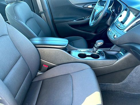 Used 2024 Chevrolet Malibu LT image 23
