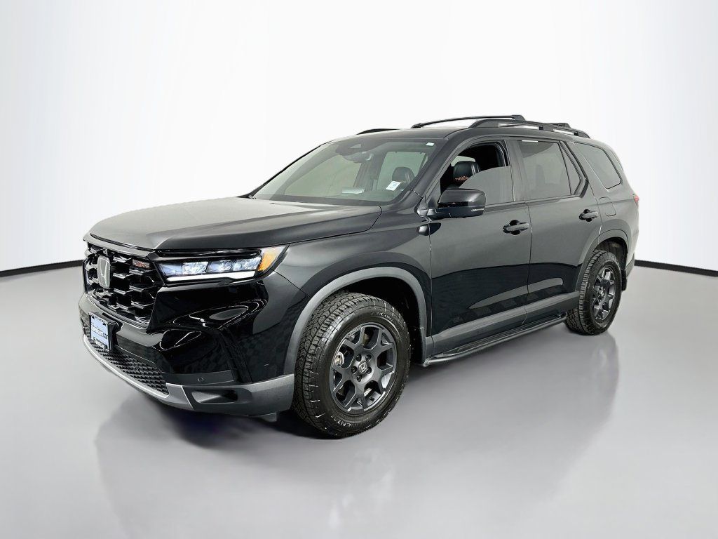 Used 2023 Honda Pilot TrailSport image 4