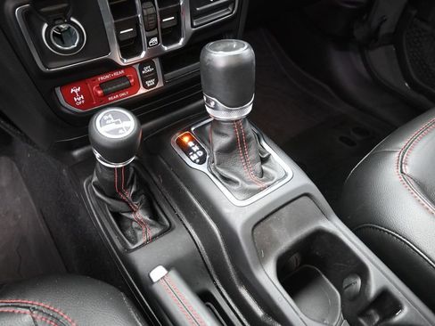 Used 2023 Jeep Wrangler Unlimited Rubicon w/ Cold Weather Group image 29