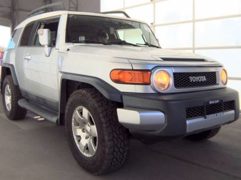 Used 2007 Toyota FJ Cruiser 4WD image 1