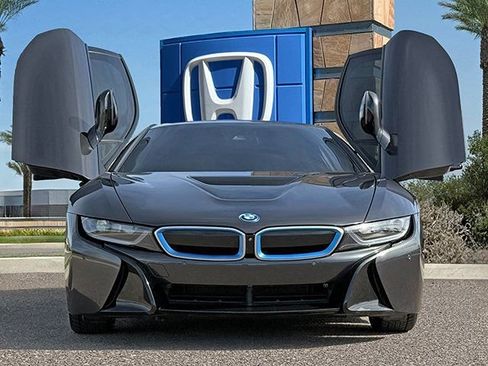 Used 2016 BMW i8 image 6