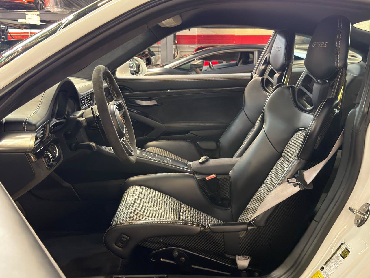 Used 2016 Porsche 911 GT3 RS RWD image 16