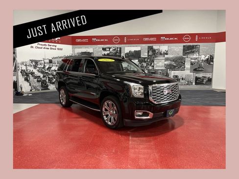 Certified 2018 GMC Yukon SLE w/ Convenience Package AWD/4WD image 1