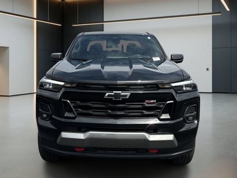 Used 2024 Chevrolet Colorado Z71 w/ Z71 Convenience Package 2 AWD/4WD image 9