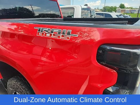 Used 2020 Chevrolet Silverado 1500 LT Trail Boss w/ Convenience Package AWD/4WD image 27