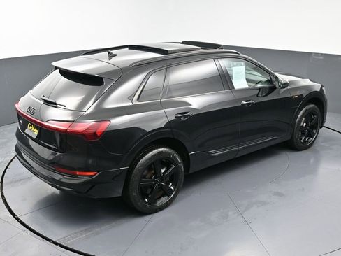 Used 2019 Audi e-tron Prestige w/ Prestige Package image 44