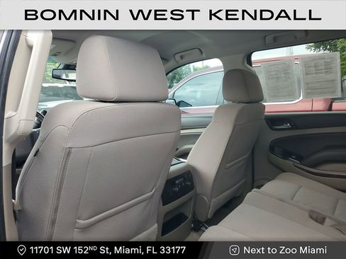 Used 2018 Chevrolet Suburban LS image 10