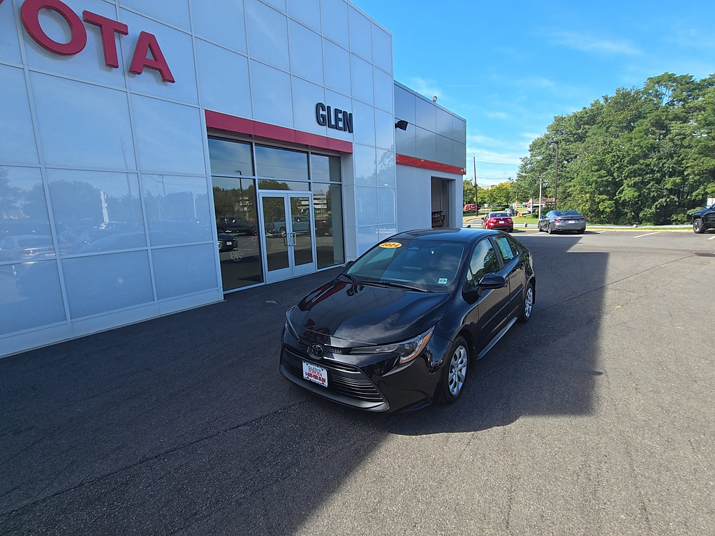 Certified 2024 Toyota Corolla LE FWD image 1
