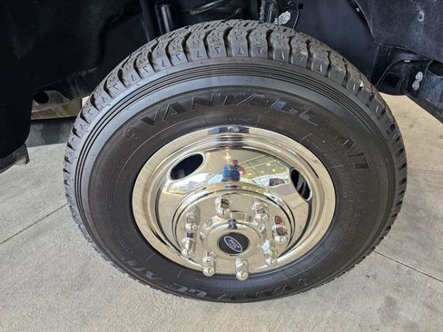 Used 2025 Ford F350 XLT image 9