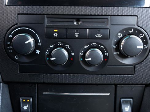 Used 2006 Dodge Magnum R/T w/ Convenience Group II RWD image 32