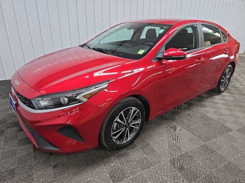 Used 2023 Kia Forte LXS w/ LXS Technology Package FWD image 8