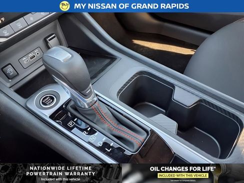 New 2025 Nissan Sentra SR image 20