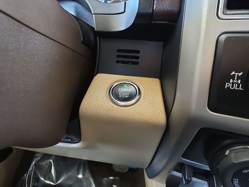 Used 2019 Ford F150 Lariat image 17