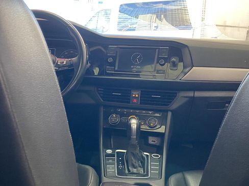 Used 2019 Volkswagen Jetta SE image 14