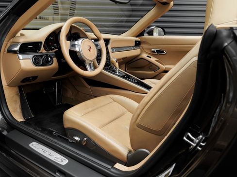 Certified 2013 Porsche 911 Carrera 4S image 4