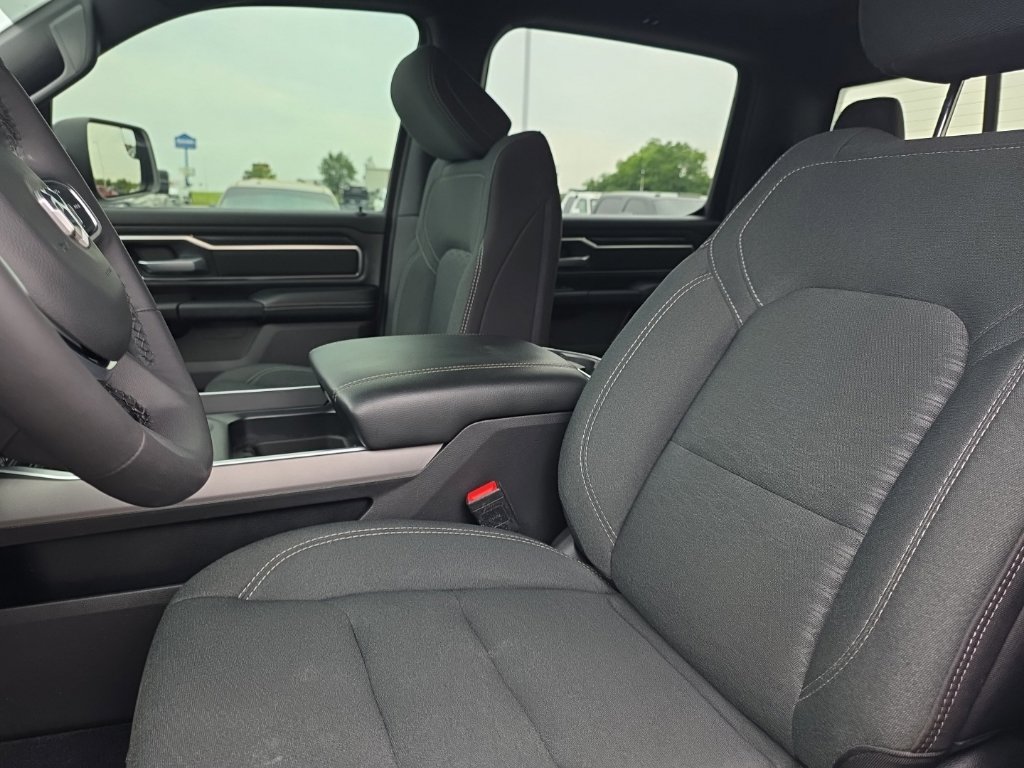 Used 2025 RAM 1500 Big Horn AWD/4WD image 16