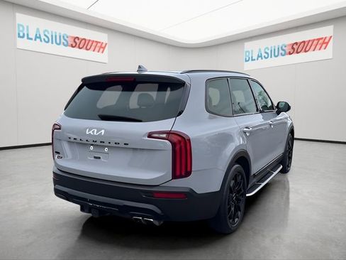 Used 2022 Kia Telluride EX w/ EX Premium Package AWD/4WD image 3