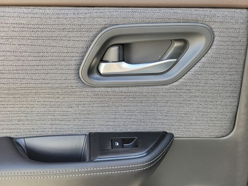 Certified 2023 Nissan Rogue SV FWD image 19