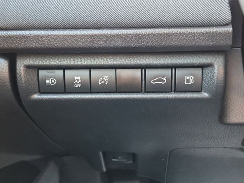 Used 2025 Toyota Camry LE image 20