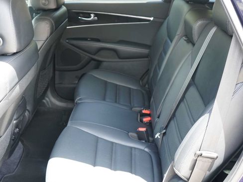 Used 2020 Kia Sorento EX FWD image 20
