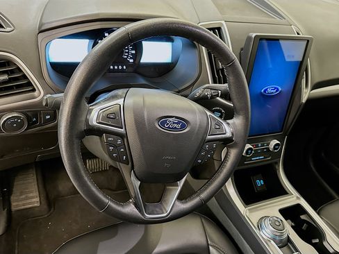 Used 2024 Ford Edge SEL image 18