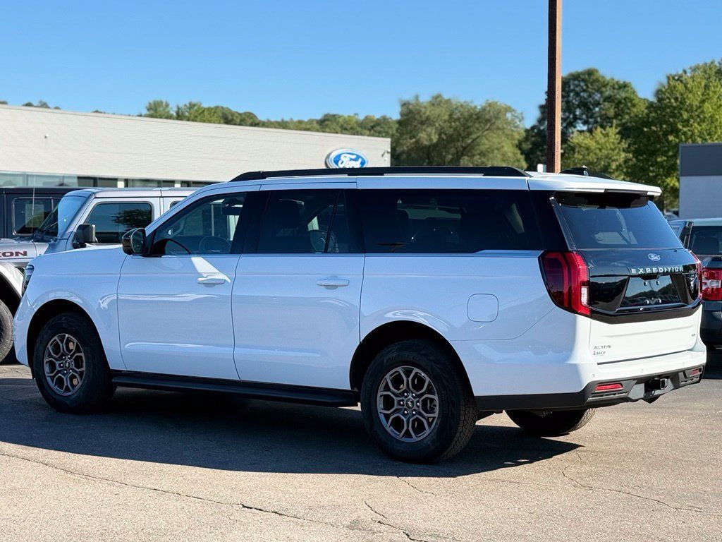 Used 2025 Ford Expedition Max Active AWD/4WD image 43