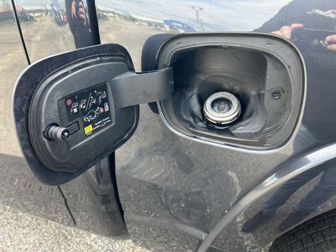 Used 2019 RAM 1500 Laramie w/ Off Road Group image 49