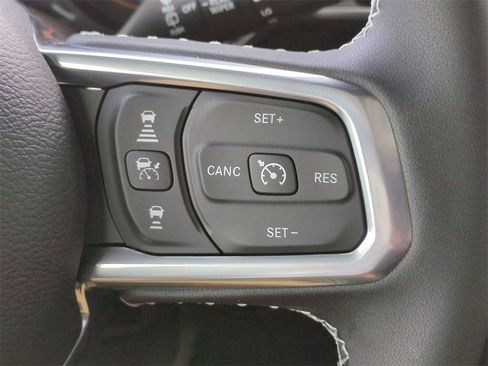 New 2025 Jeep Wrangler Sahara w/ Safety Group image 27