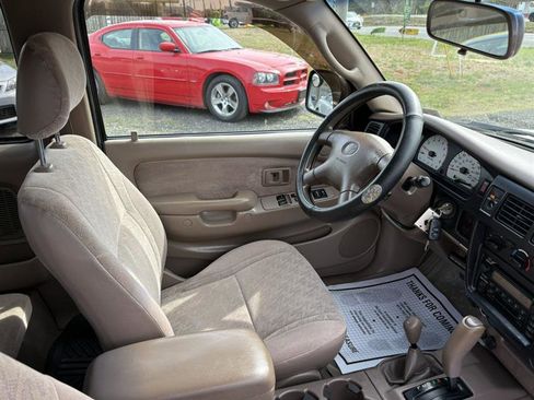 Used 2004 Toyota Tacoma 4x4 Xtracab image 14