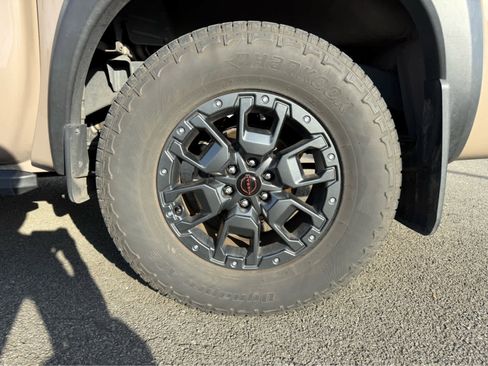 Used 2023 Nissan Frontier Pro-X w/ Pro-X Premium Package image 5