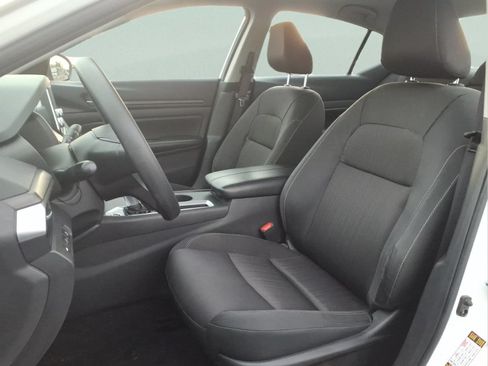 Used 2025 Nissan Altima 2.5 SV FWD image 22