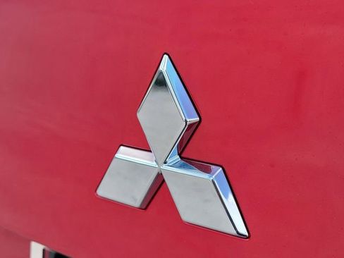 New 2026 Mitsubishi Outlander ES image 8