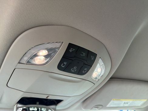 Used 2024 Chrysler Pacifica Limited FWD image 27