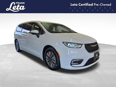 Used 2023 Chrysler Pacifica Touring-L FWD image 8
