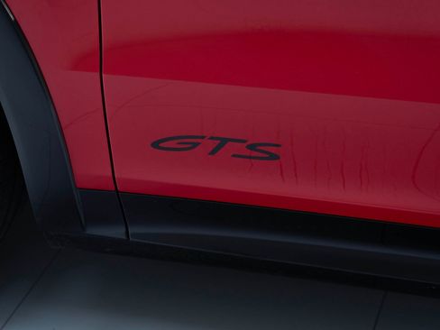 Used 2025 Porsche Cayenne GTS image 13