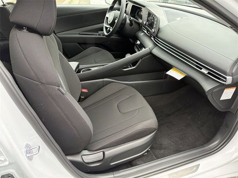 New 2026 Hyundai Elantra Blue image 13