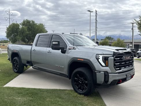 Used 2025 GMC Sierra 3500 AT4 w/ AT4 Premium Plus Package AWD/4WD image 10