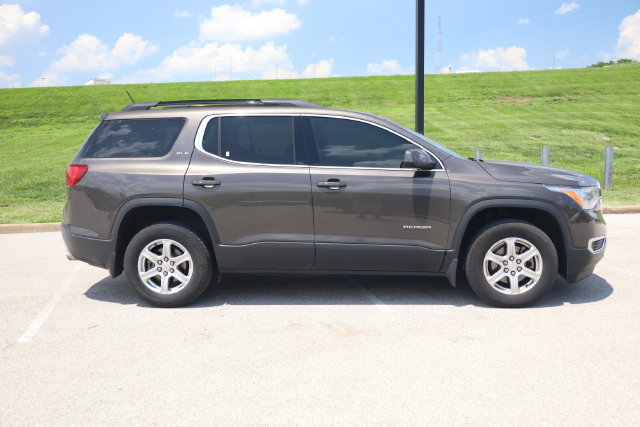 Used 2019 GMC Acadia SLE w/ LPO, Floor Liner Package AWD/4WD image 4