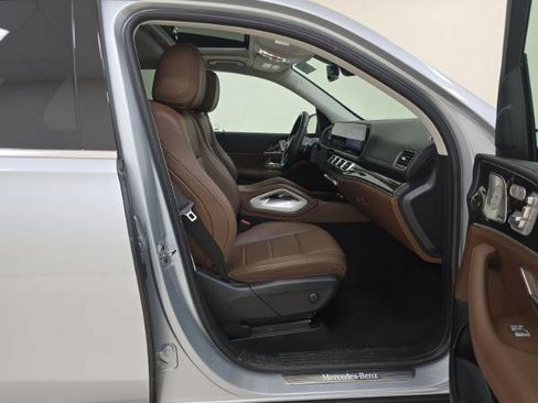 Used 2024 Mercedes-Benz GLE 450e 4MATIC w/ Driver Assistance Package image 7