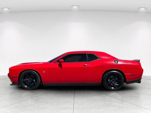 Used 2019 Dodge Challenger R/T Scat Pack w/ Scat Pack Stripe RWD image 3
