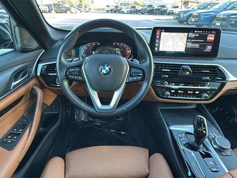 Used 2023 BMW 540i w/ Premium Package image 27