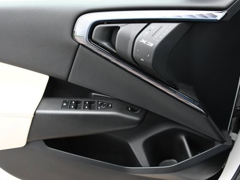 Used 2025 BMW X3 xDrive30i w/ Convenience Package image 19