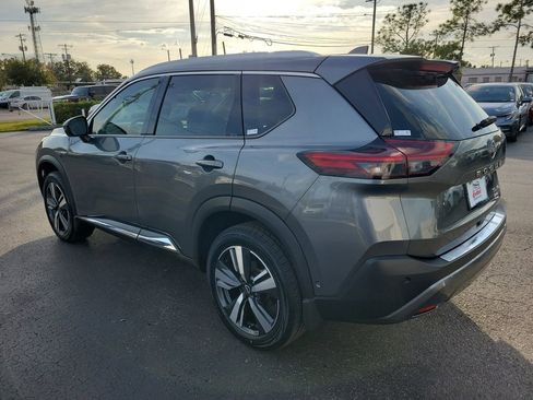 Used 2023 Nissan Rogue SL w/ SL Premium Package image 4