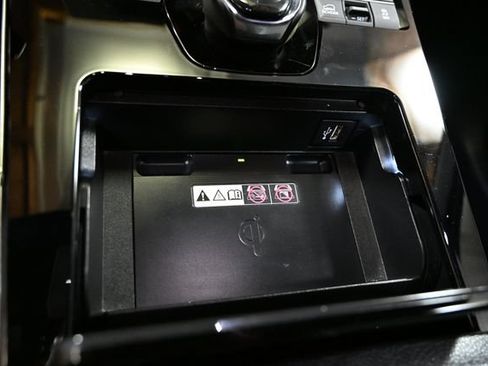 Used 2023 Subaru Solterra AWD image 33