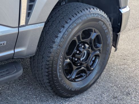 Used 2025 Ford F250 XLT w/ FX4 Off-Road Package AWD/4WD image 13