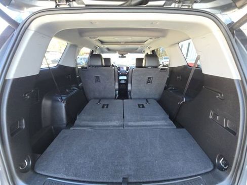 Used 2020 GMC Acadia SLT image 11