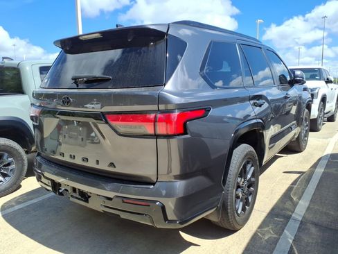 Used 2024 Toyota Sequoia Platinum image 7