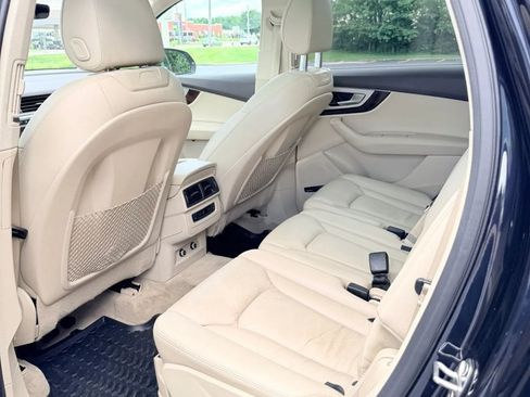 Used 2018 Audi Q7 2.0T Premium Plus w/ Premium Plus Package AWD/4WD image 12