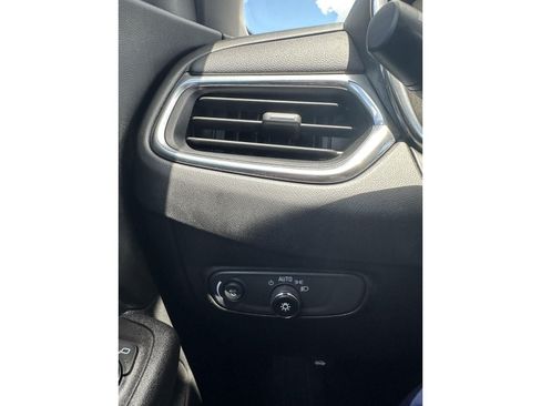 Used 2019 Chevrolet Equinox LT w/ Driver Convenience Package FWD image 50